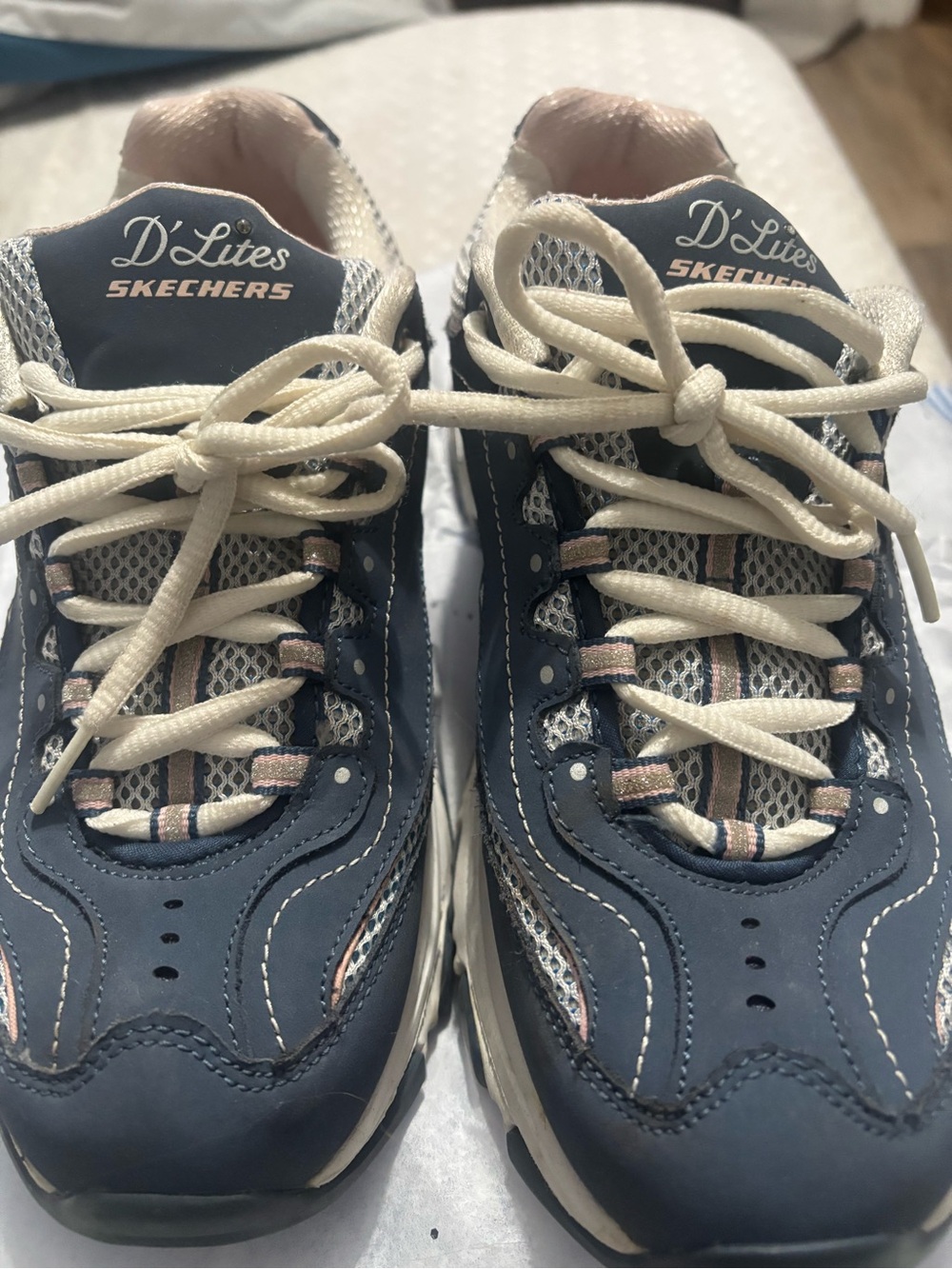 Skechers  women’s Navy, White & Pink D'Lites Lace-Up Sneakers